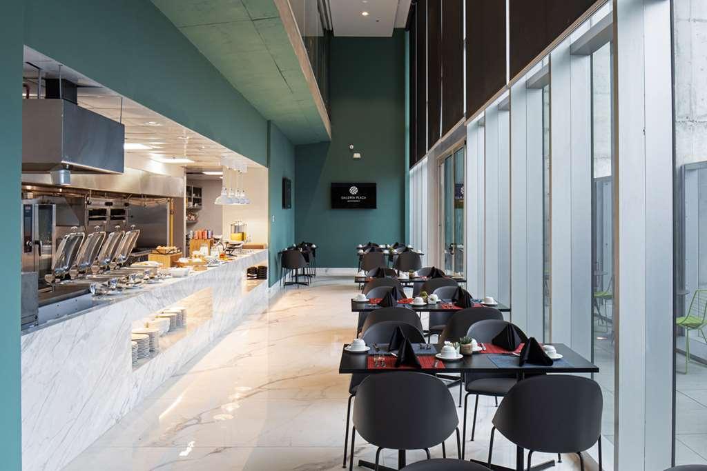 Hotel Galeria Plaza Monterrey Restaurante foto The Lounge at KLIA