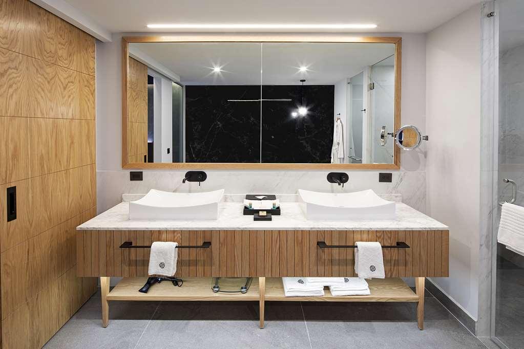 Hotel Galeria Plaza Monterrey Exterior foto Bathroom