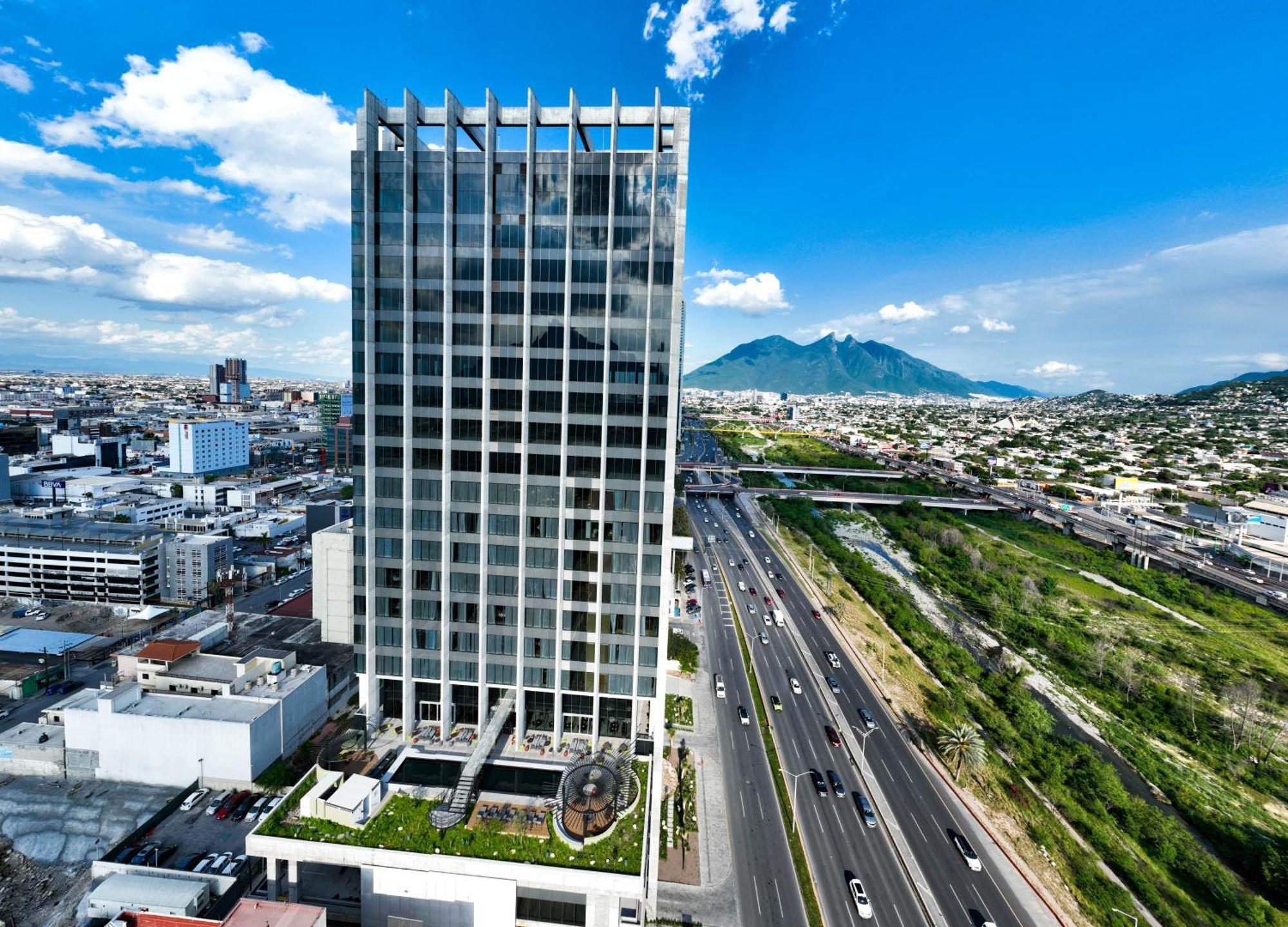 Hotel Galeria Plaza Monterrey Exterior foto Torre Futura